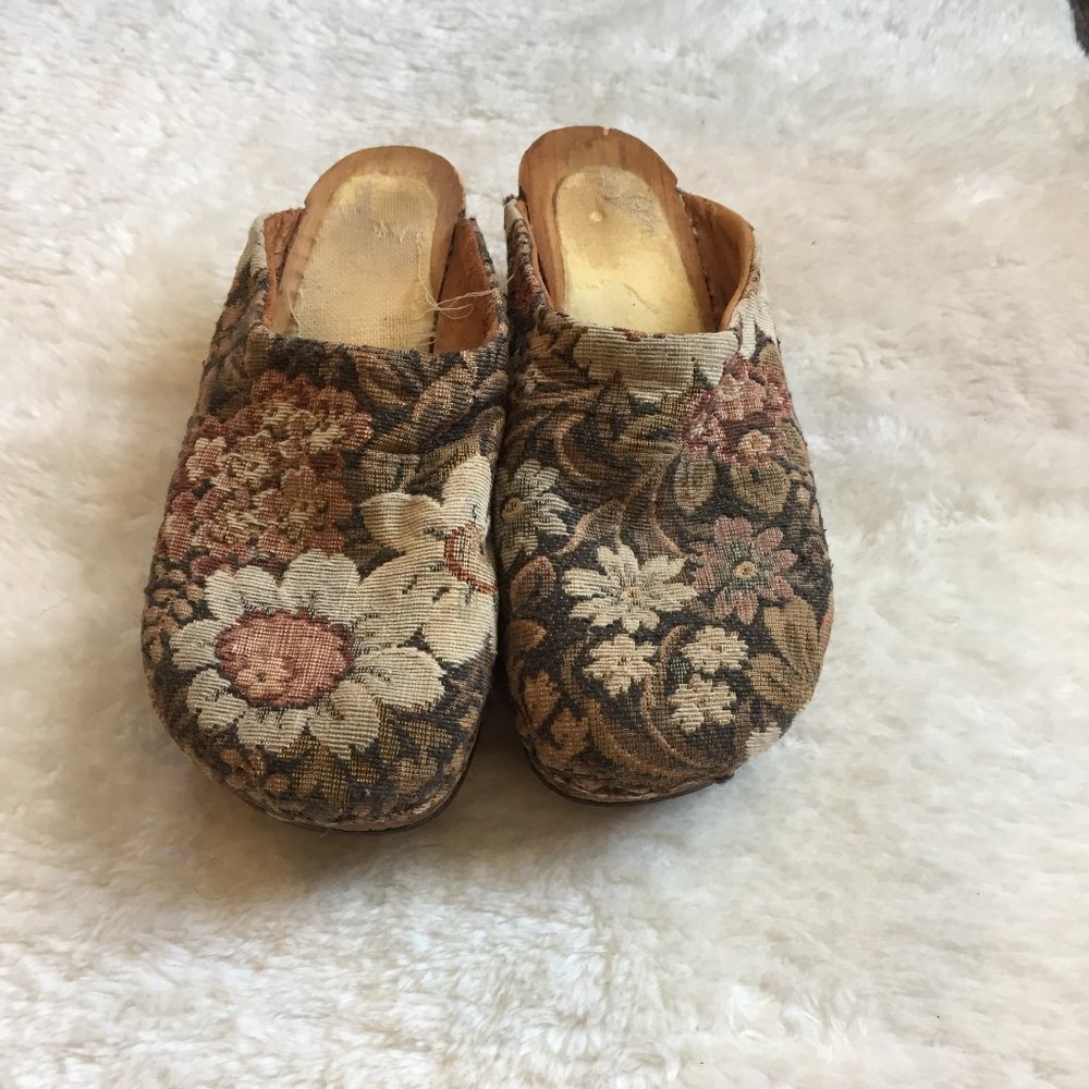 Clogs - Picture 3 of 8